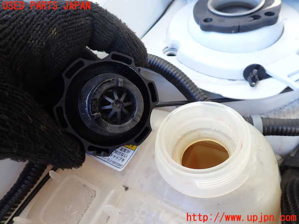 1UPJ-9233722410]ジープ・チェロキー(KL32)ラジエータータンク 中古_2