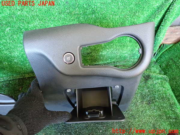 1UPJ-9233727841]ジープ・チェロキー(KL32)小物入れ1 中古_2