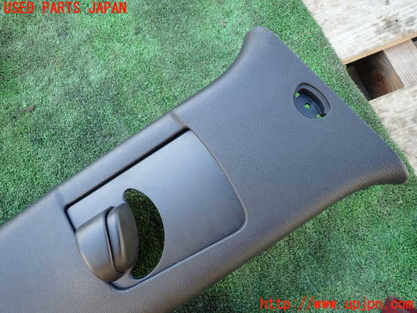 1UPJ-9233727665]ジープ・チェロキー(KL32)右センターピラートリム 中古_2