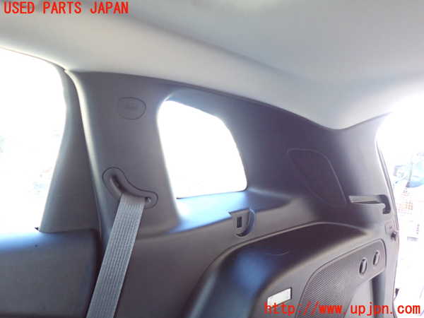 1UPJ-9233727675]ジープ・チェロキー(KL32)右リアピラートリム 中古_2