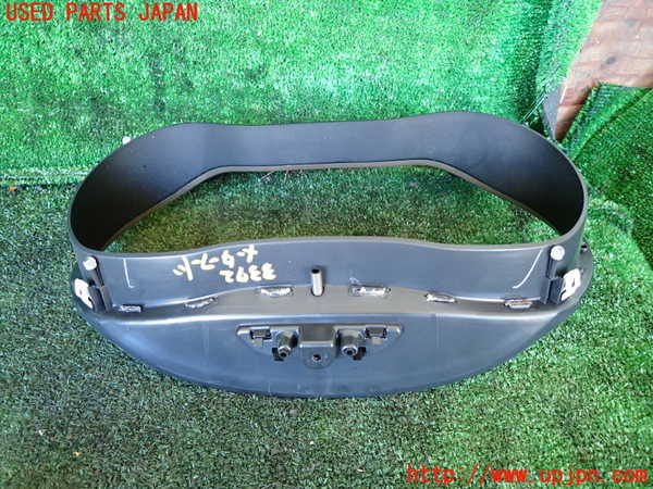 1UPJ-9233727510]ジープ・チェロキー(KL32)メーターフード 中古_2