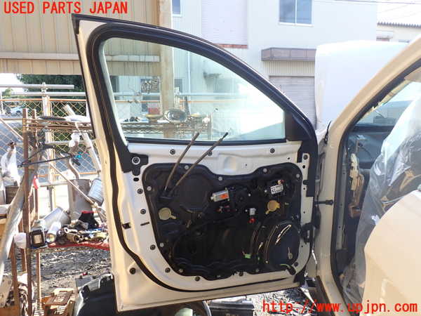 1UPJ-9233731260]ジープ・チェロキー(KL20L)左前ドア M-100 中古_4