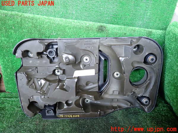 1UPJ-9233732160]ジープ・チェロキー(KL20L)エンジンアッパーカバー 中古_2