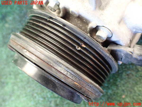 1UPJ-9233736025]ジープ・チェロキー(KL20L)エアコンコンプレッサー 中古_3