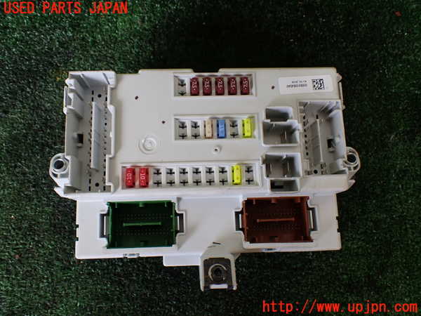 1UPJ-9233736741]ジープ・チェロキー(KL20L)ヒューズボックス1 中古_3