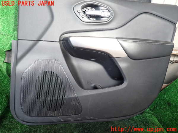 1UPJ-9233731234]ジープ・チェロキー(KL20L)右前ドア内張り 中古_3