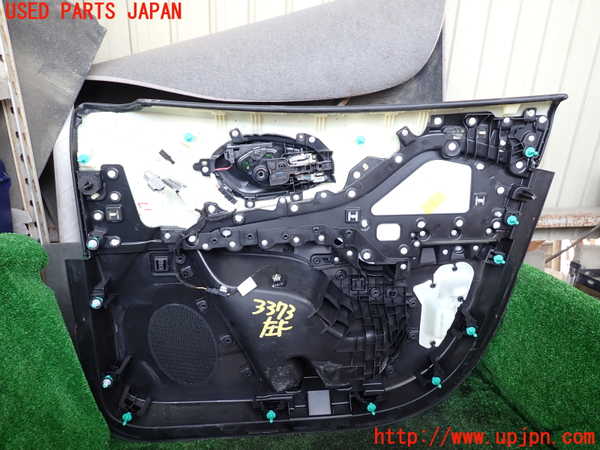 1UPJ-9233731264]ジープ・チェロキー(KL20L)左前ドア内張り 中古_5