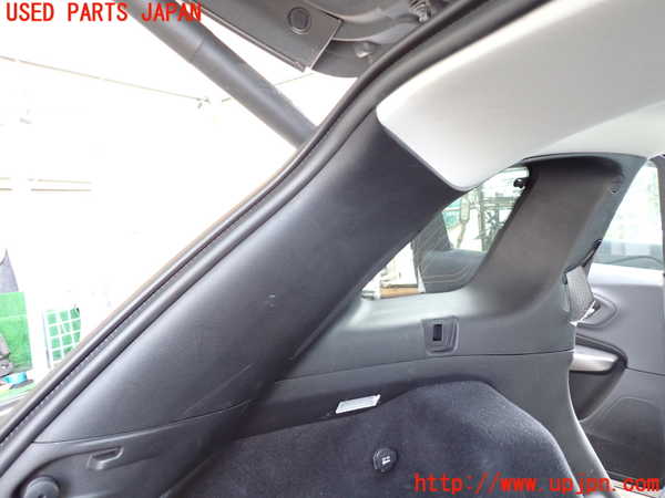 1UPJ-9233737680]ジープ・チェロキー(KL20L)左リアピラートリム 中古_2