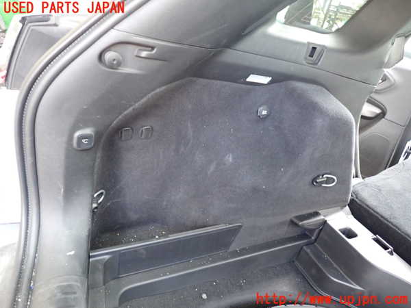 1UPJ-9233737680]ジープ・チェロキー(KL20L)左リアピラートリム 中古_3