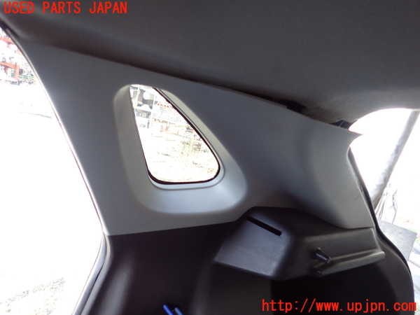 1UPJ-9233747675]バレーノ(WB32S)右リアピラートリム 中古_2