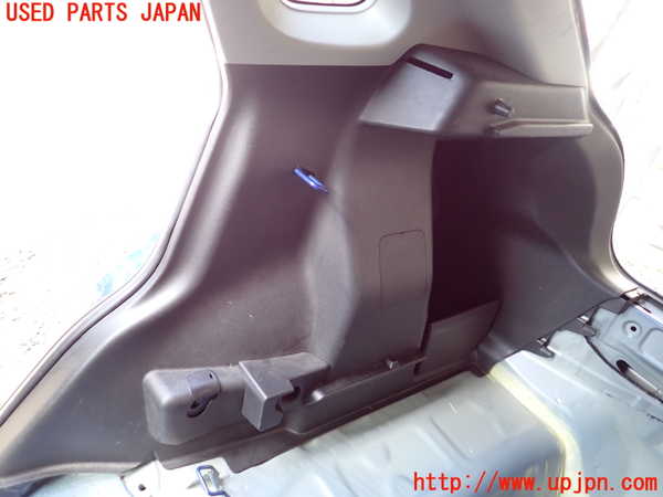 1UPJ-9233747675]バレーノ(WB32S)右リアピラートリム 中古_3