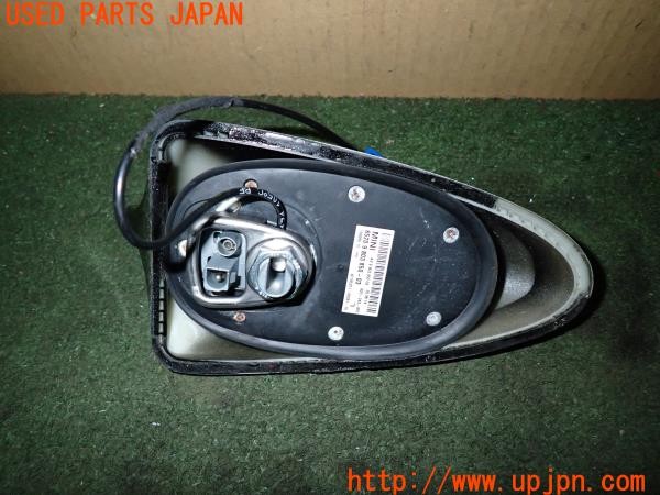 3UPJ=9233750510]BMW ミニ(MINI)クーパーSD クロスオーバー(ZB20 R60)後期 純正 6520 9 803 850-03 アンテナベース 社外アンテナ付き 中古_4