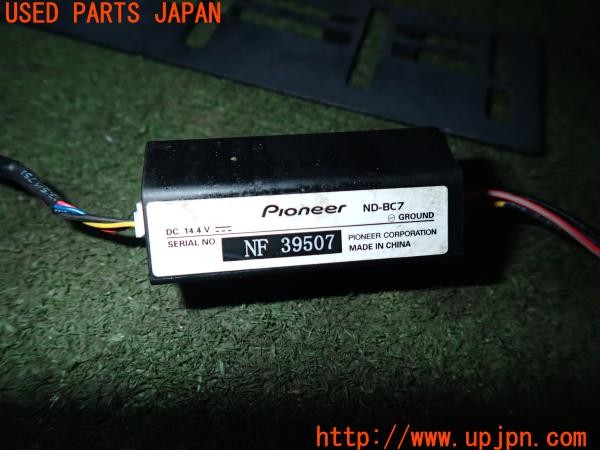 3UPJ=9233750552]BMW ミニ(MINI)クーパーSD クロスオーバー(ZB20 R60)後期 carrozzeria カロッツェリア ND-BC7 バックカメラ ステー付き 中古_4