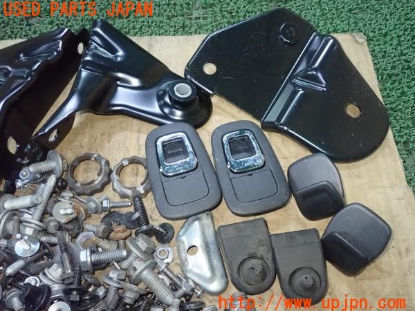 3UPJ=9233760720]シトロエン DS5(B85F02)ネジ・ネジ・ナット・ステー類 セット ジャンク_2