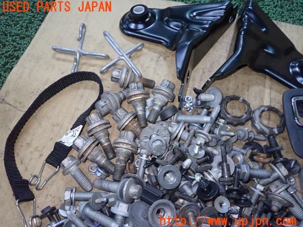 3UPJ=9233760720]シトロエン DS5(B85F02)ネジ・ネジ・ナット・ステー類 セット ジャンク_3