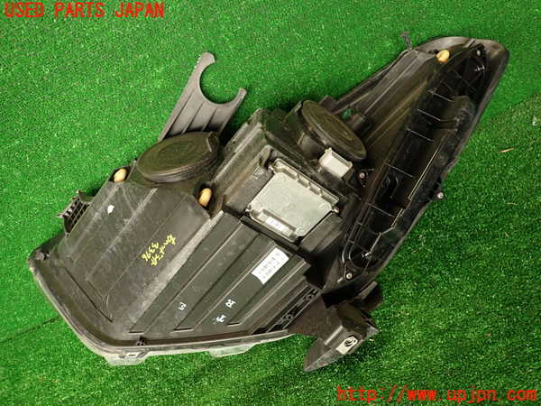 2UPJ-9233761130]シトロエン・DS 5(B85F02)右ヘッドライト HID ジャンク_4