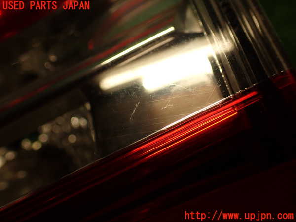 2UPJ-9233761550]シトロエン・DS 5(B85F02)右リアフィニッシャー 中古_2