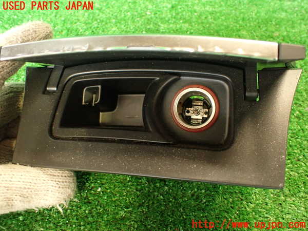 2UPJ-9233767821]シトロエン・DS 5(B85F02)灰皿1 中古_3