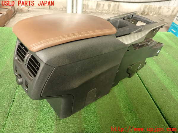 2UPJ-9233767540]シトロエン・DS 5(B85F02)センターコンソール 中古_4