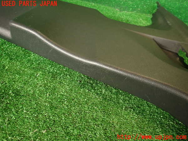 2UPJ-9233767665]シトロエン・DS 5(B85F02)右センターピラートリム 中古_3