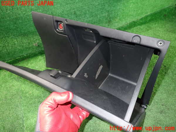 2UPJ-9233777516]シトロエン・DS 3(A5C5F04)グローブボックス1 中古_2