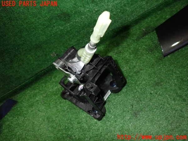 2UPJ-9233777560]シトロエン・DS 3(A5C5F04)MTシフトレバー 中古_3