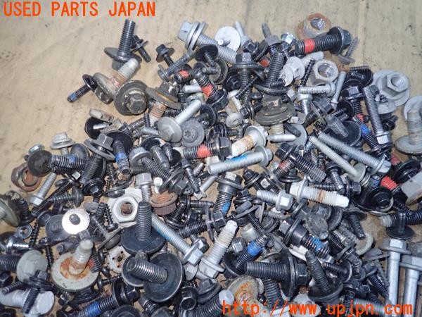 3UPJ=9233780720]ボルボ V60(FB4164T)ネジ・ナット・ステー類 セット ジャンク_4