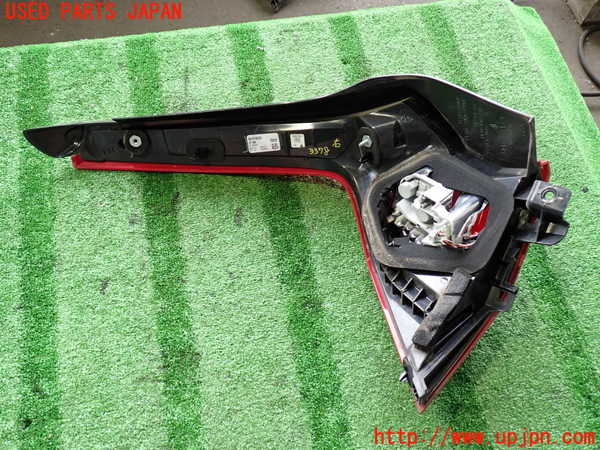 2UPJ-9233781530]ボルボ・V60(FB4164T)右テールランプ 中古_4