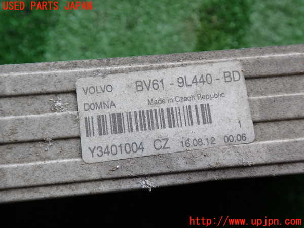 2UPJ-9233782451]ボルボ・V60(FB4164T)インタークーラー1 中古_2
