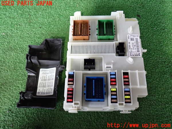 2UPJ-9233786741]ボルボ・V60(FB4164T)ヒューズボックス1 中古_2