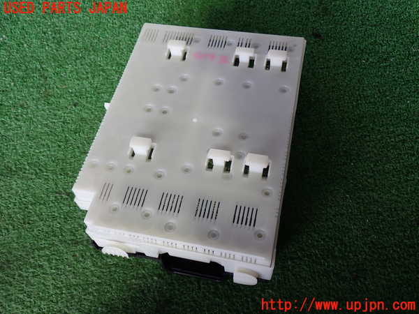 2UPJ-9233786741]ボルボ・V60(FB4164T)ヒューズボックス1 中古_3