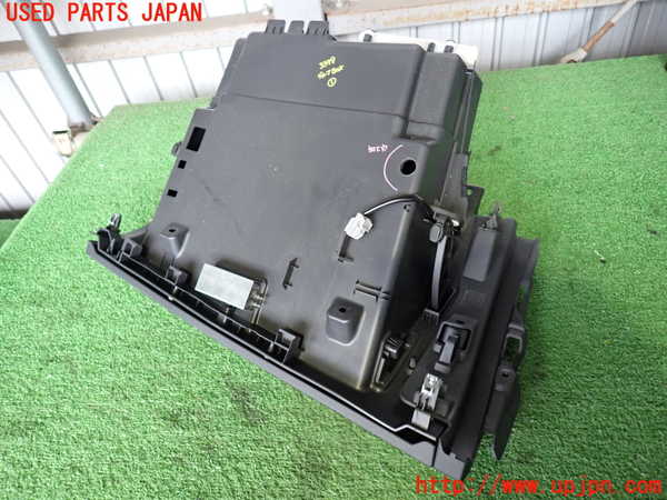 2UPJ-9233787516]ボルボ・V60(FB4164T)グローブボックス1 中古_5