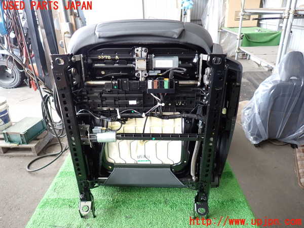 2UPJ-9233787065]ボルボ・V60(FB4164T)助手席シート 中古_5
