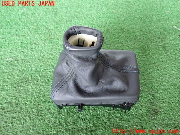 2UPJ-9233787575]ボルボ・V60(FB4164T)シフトブーツ 中古_2