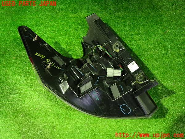 2UPJ-9233791530]キックス(RP15)右テールランプ 中古_3