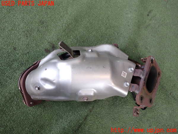 2UPJ-9233792041]キックス(RP15)エキマニ1 触媒 マニバーター 中古_3