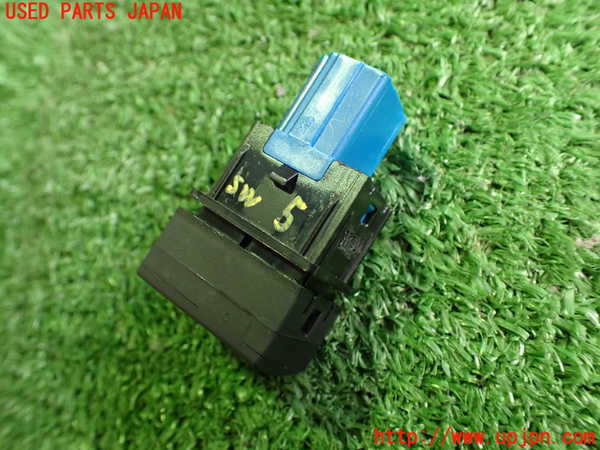 2UPJ-9233796310]キックス(RP15)スイッチ5 (踏み間違い衝突防止アシストOFF) 中古_2