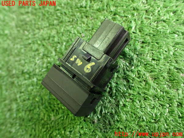 2UPJ-9233796311]キックス(RP15)スイッチ6 (VDC OFF) 中古_2