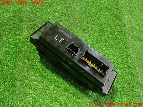 2UPJ-9233796240]キックス(RP15)右前パワーウィンドウスイッチ 中古_2