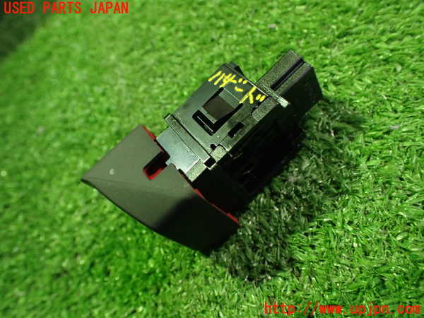 2UPJ-9233796290]キックス(RP15)ハザードスイッチ 中古_2