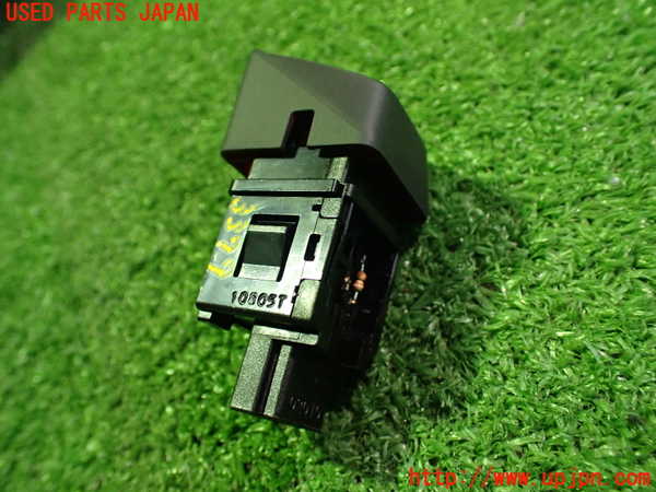 2UPJ-9233796290]キックス(RP15)ハザードスイッチ 中古_3