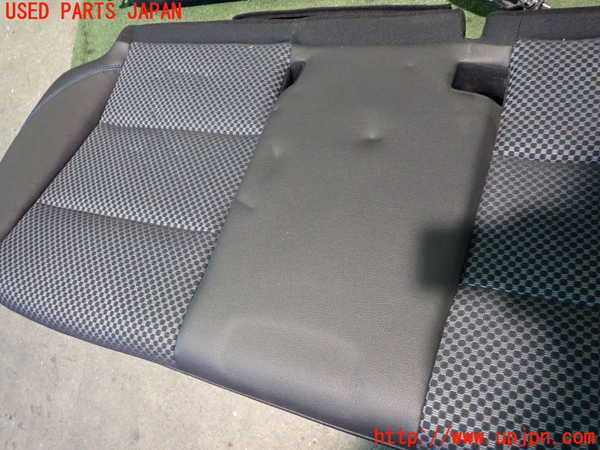 2UPJ-9233797385]キックス(RP15)リアシート (ジャンク品) 中古_4