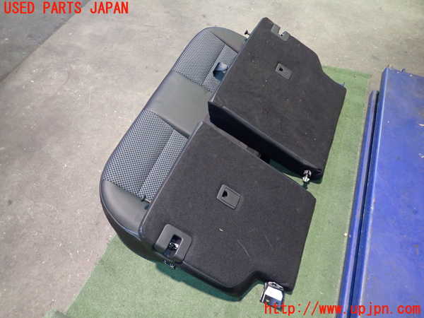 2UPJ-9233797385]キックス(RP15)リアシート (ジャンク品) 中古_5