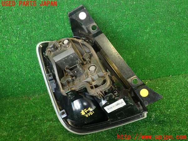 2UPJ-9233811530]アバルト・595(312142)右テールランプ 中古_4
