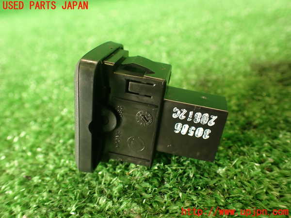 2UPJ-9233816240]アバルト・595(312142)右前パワーウィンドウスイッチ 中古_3