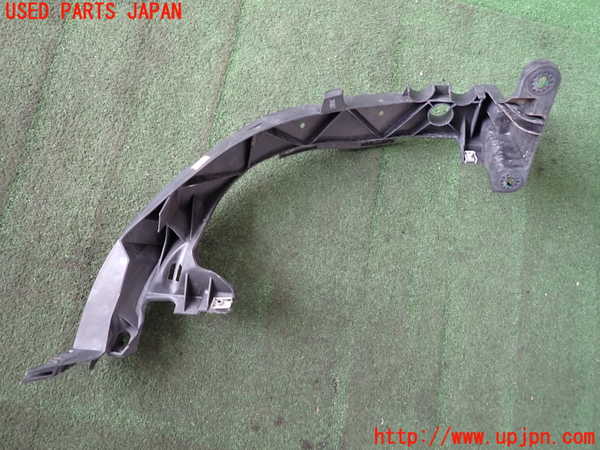 2UPJ-9233821140]BMW 120i E87(UD20)右ヘッドライトリム 中古_3