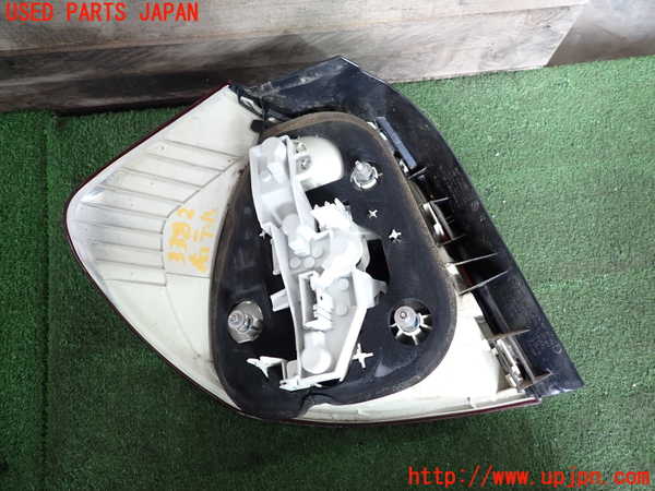 2UPJ-9233821530]BMW 120i E87(UD20)右テールランプ 中古_3