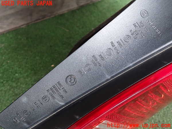 2UPJ-9233821530]BMW 120i E87(UD20)右テールランプ 中古_4