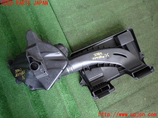 2UPJ-9233822560]BMW 120i E87(UD20)エアクリーナーボックス 中古_2