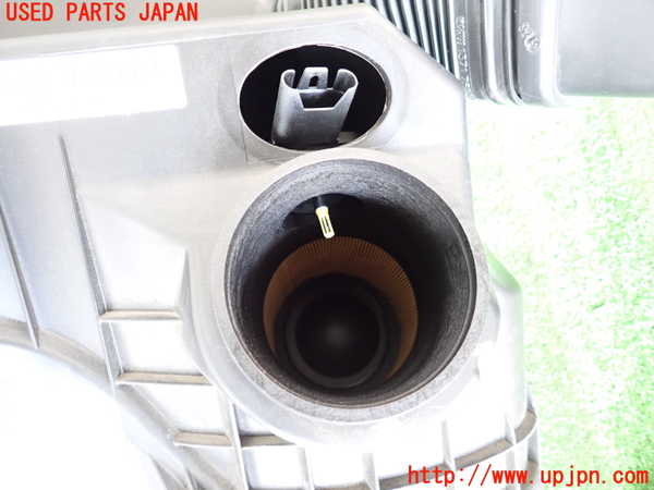2UPJ-9233822560]BMW 120i E87(UD20)エアクリーナーボックス 中古_3